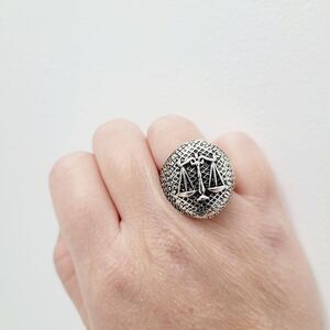 Brand New Silver Scale Pattern Ring Size: 10.5 US